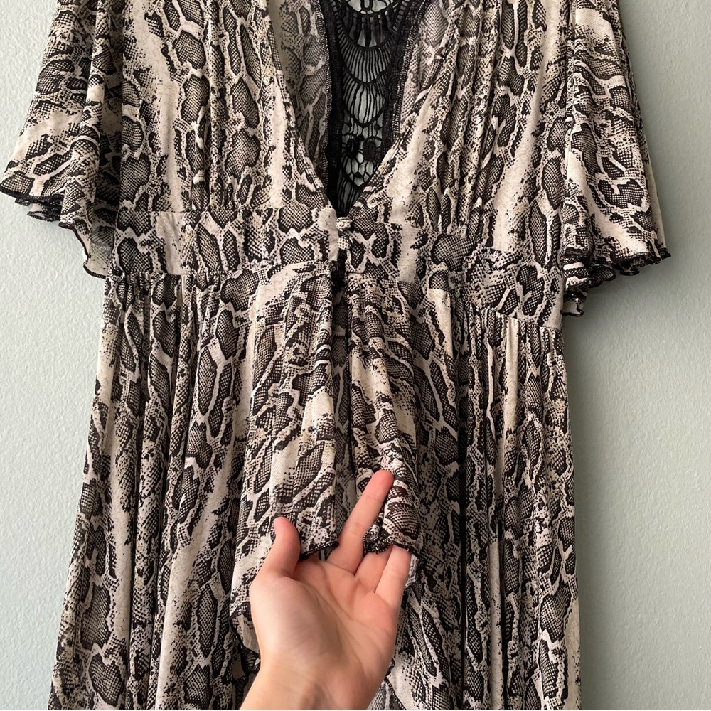 🌻5/$15🌻 L.I.F.E. | Long Snakeskin Snakeprint Sheer Beach Swim Cover-Up Cardigan - Picture 5 of 12